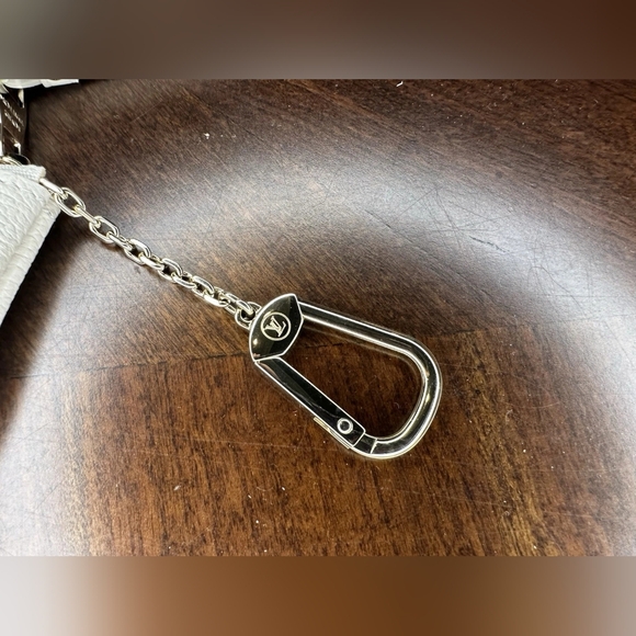 Louis Vuitton Key Pouch - Picture 5 of 10